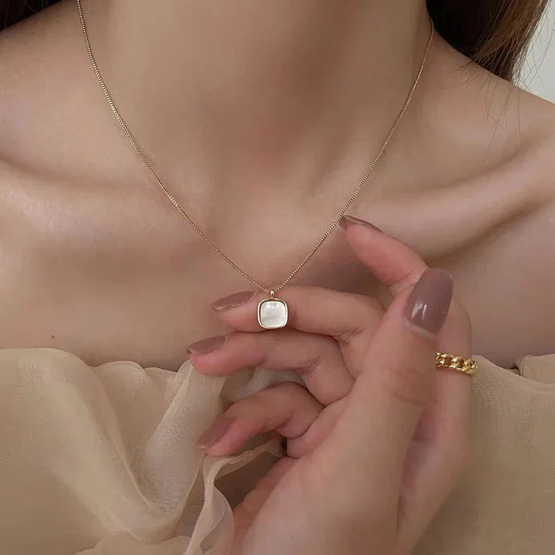 Golden Shell Reflecting the Moon | S925 Silver