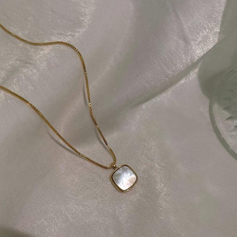 Golden Shell Reflecting the Moon | S925 Silver