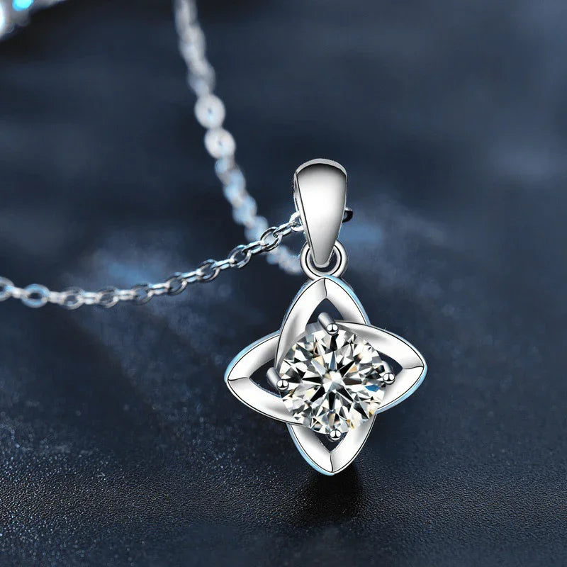 Clover Radiance Necklace - Liora