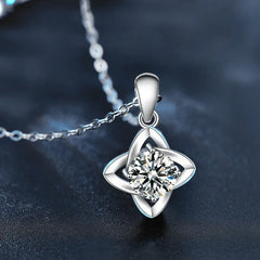 Clover Radiance Necklace - Liora