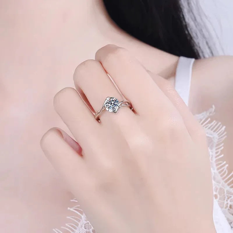Interwoven Starlight Ring - Liora