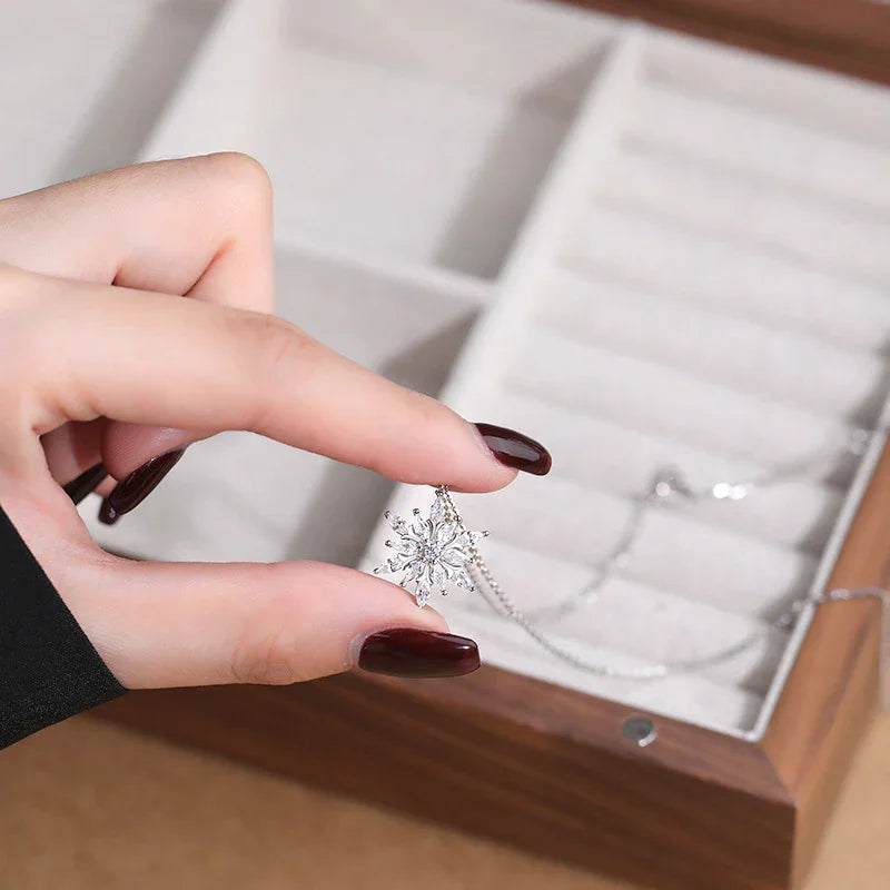 Frost Elegance Snowflake Necklace | S925 Silver | Liora Gem