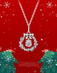 Christmas Wreath Necklace - Liora